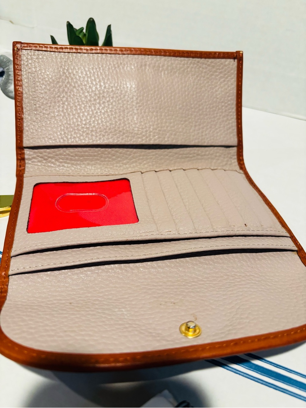Dooney & Bourke Pebble Leather Wallet w - Picture 9 of 10